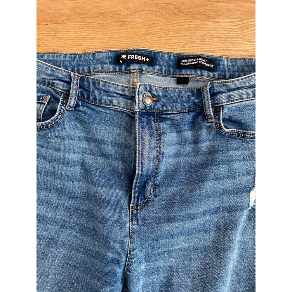 Joe Fresh Women’s Blue Distressed Straight Leg Jeans Size 18W - Picture 3 of 9